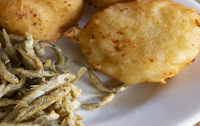 Close up image of fried fritters